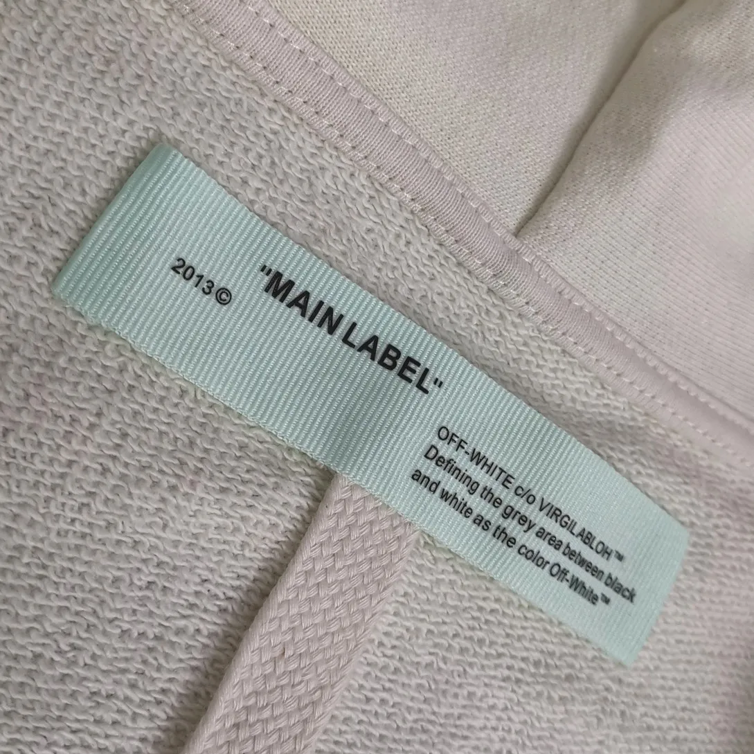 The top tested version OFF WHITE OW, the timeless classic Monet oil painting watercolor graffiti hooded zipper pure cotton loose cardigan sweatshirt jacket for men and women couples, hot overseas style, the same upper body for celebrities, classic and beautiful oil painting style! World treasures, top famous paintings, walking works of art!  A good product starts with the fabric of the clothes. Our fabrics are pre-shrunk with epoxy water before leaving the fabric factory. After the fabrics are dried, they will have a light fragrance. Who can do this? The printing uses an imported 16-head white ink color drawing integrated direct printing machine + discharge dyeing process, which is completely consistent with zip. It effectively guarantees the perfect printing texture and visual effect. The multi-layered hollow points in the printing pattern are all manually modified, and the alignment is consistent to identify the first eye-catching point.   From the beginning of 2019 to now, a total of 100,000+ have been shipped. It can be said that this model is made to perfection. The basic purchase price for foreign purchasing agents is 50+, and the repurchase rate is 100%. The details, fabrics, and printing can be said to be completely restored, a true top version!  Let’s talk about the reason for 100,000+ sales! First, you can see the products we make, and all the identification details are in place. 1. The 4 hollow points on the printed character hat are identification details. During the scan, many manual modifications were required, and a hollow point was exposed, which was a fake at first glance. This is hollow, not black dot printing. 2. Printing is a combined process of discharge dyeing + direct injection! Both the black and white prints can be pulled apart, and the prints will not be damaged by loosening and rebounding. The dye is completely integrated into the fabric. 3. The fabric is 480 grams of custom-dyed fish scale terry cotton fabric, which has an excellent hand feel. 4. The collar label is embossed and has a hand-feeling effect! Definitely not an embroidery label, nor a blue label. 5. The tag rope is hung vertically from the collar. The rope is 120CM long, not a side rope. It is full of details. 6. Details, the main picture is actually shot. If you are worried about what you have seen, you can directly compare it with the pictures of my home and the official website. Fearless of all comparisons. 7. Customized pull tabs with engravings and hat rope bells with engravings! These are the details of the identification.   Size: XS-L Color: Black Off-White P:420